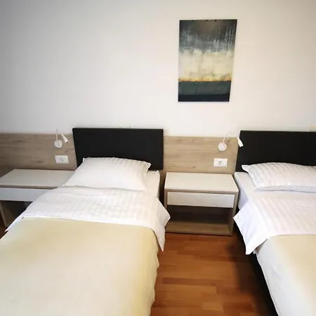 With Swimming Pool Rozac, - 27256 * Umag